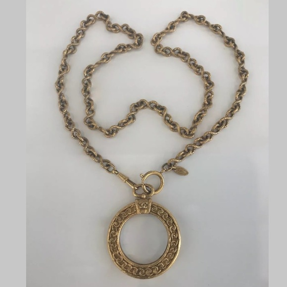 CHANEL MAGNIFYING GLASS MEDALLION NECKLACE NWOTS! - Picture 6 of 15